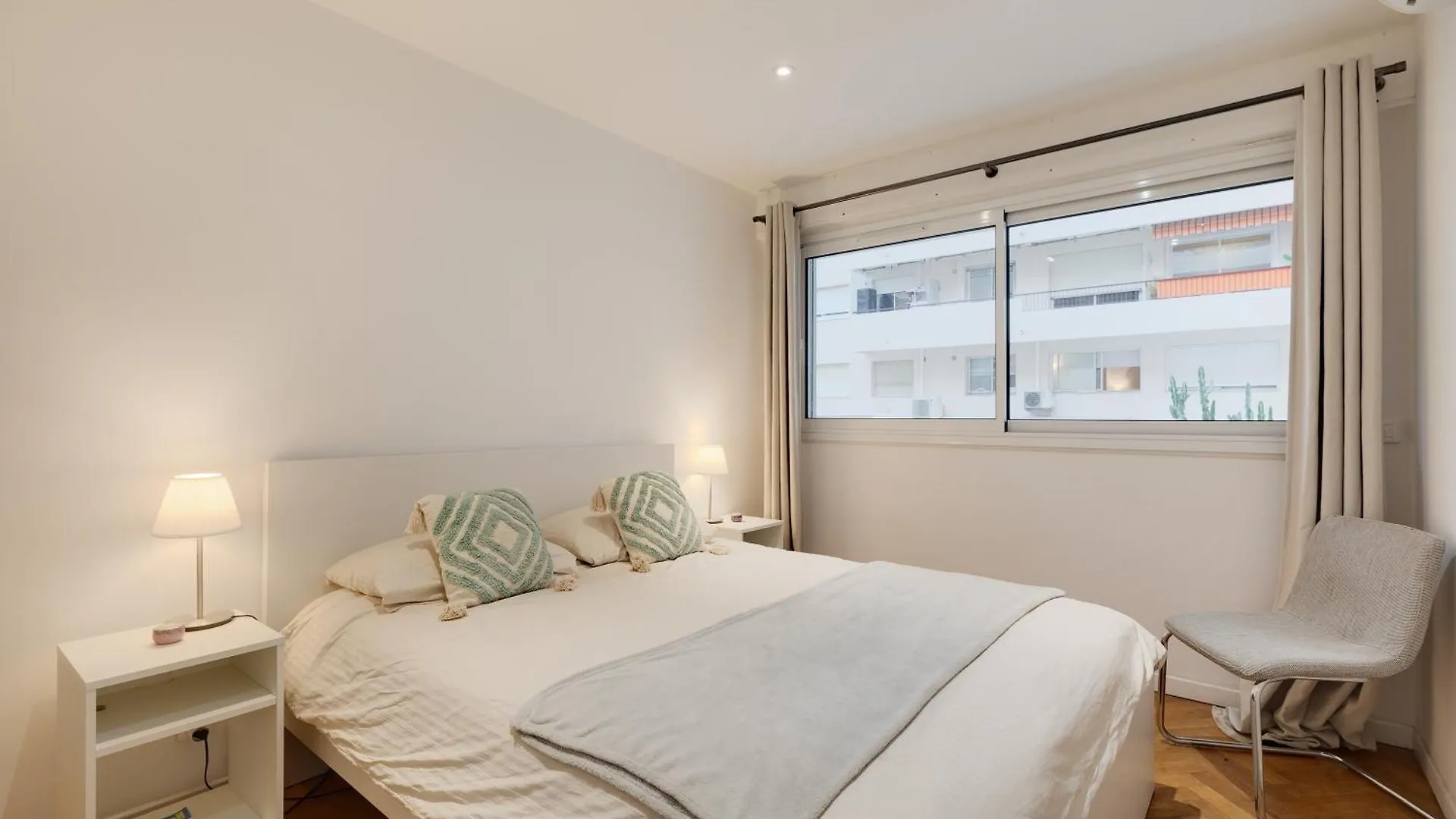 Newly Renovated Charming Downtown Apartment Antibes France