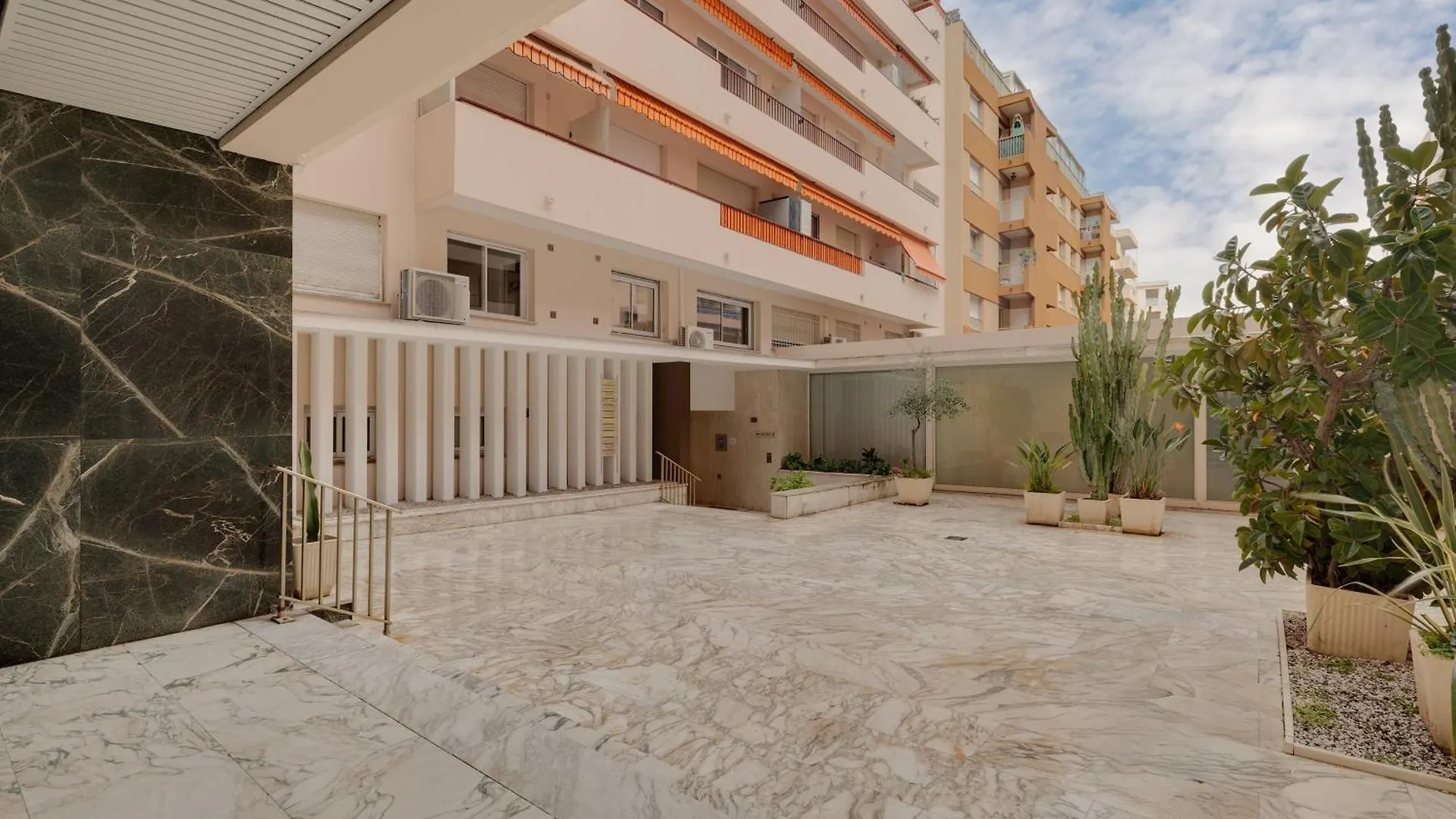 Newly Renovated Charming Downtown Apartment Antibes 0*,  France